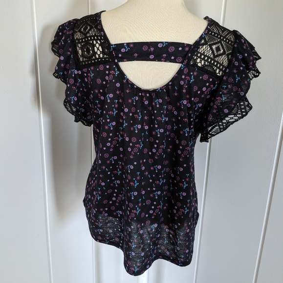 Patterned tshirt - Picture 2 of 3